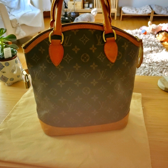Louis Vuitton Lockit - Picture 1 of 3